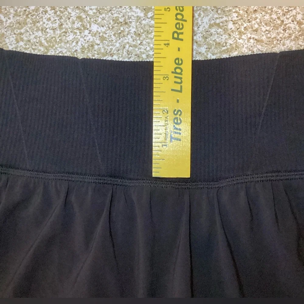 Offline by aerie Black Flowy Skort Medium - Picture 7 of 10